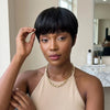Coupe Pixie Vintage Chic Cheveux Naturels Frange Pleine Et Favoris Dessinés