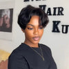 Chic Full lace Pixie Cut Rétro 90s Dégradé avec 4x4 Glueless Frange Rideau & Raie Centrale