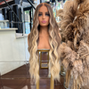 Ultra Volumineuse Glueless Couleur Brun Avec Des Mèches Dégradées Blondes 4x4 Perruque Sans Colle Ondulé 250% Densité