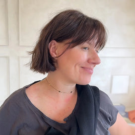 𝙋𝙧𝙚́𝙘𝙤𝙢𝙢𝙖𝙣𝙙𝙚 Perruque 3x1 Bob Lisse avec Frange 100% Cheveux Humains Brun Naturel Style Élégant