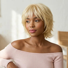 𝐏𝐫𝐞̂𝐭 𝐞𝐧 𝟐𝟒𝐡⚡ Elegance Perruque Sans Colle Ondulée 613 Courte Irrégulière Avec Frange